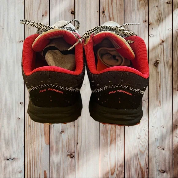 New Balance 690 v2 All Terrain Shoes. Size 10 - Picture 3 of 8